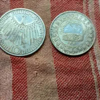 دوعدد مدال نقره عیار ۹۹