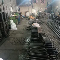 کارگر ساده و نمیه ماهر و ماهر