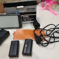 چراغ ویدئویی حرفه‌ای+دو باتری Sony و شارژر