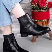 کفش بینظیر|کیف، کفش، کمربند|کاشان, سرفره و صدره|دیوار
