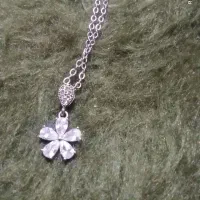 گل تو گردنی نقره کار نگین روش قشنگ کار شده|بدلیجات|اراک, |دیوار