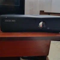 xbox 360 دست دو در حد نو با کیف بازی و دو دسته