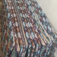 تعدادی تشک و بالشت به صورت توافقی