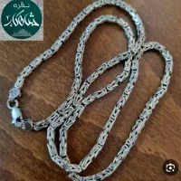 زنجیر و مدال نقره