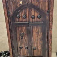 جاکفشی و میز کنسول