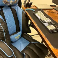 صندلی گیمینگ تمیز و نو