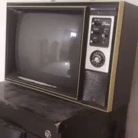 تلوزیون قدیمی|تلویزیون و پروژکتور|شیراز, میانرود|دیوار