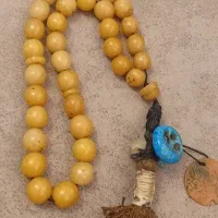 کهربای فوق کهنه باستانی تراش صفویه