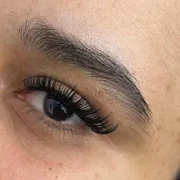 اکستنشن مژه و لیفت مژه و ابرو