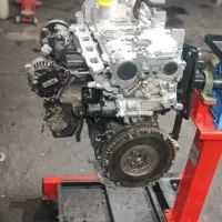 کارگر وارد جهت کار در مکانیکی