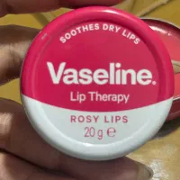 وازلین لب صورتی