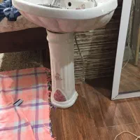 روشویی پایه دارشیراهرمی سردوگرم وسردوش|لوازم حمام|سیرجان, |دیوار