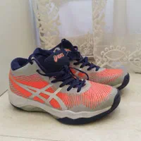 کفش والیبالی asics مردانه سایز38 درحد نو|کیف، کفش، کمربند|تهران, بنی‌هاشم|دیوار