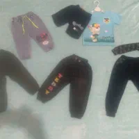 تعدادی لباس بچگانه