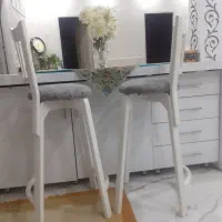 صندلی کنار میز اپن