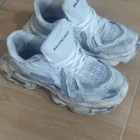 کفش بلنسیاگا سایز 42 تا 44 در حد نو