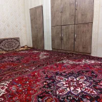 حیاط دو طبقه