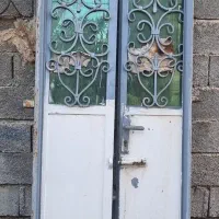 درب حیاط خلوت