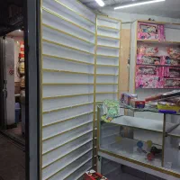مغازه رو جمع کردیم دکورش فروشی است