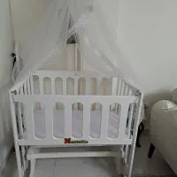 تخت کنار مادر ماستلا