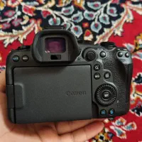 دوربین کنون R6 mark 2 و لنز 50 1.8در حد نو