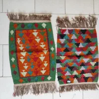 پادری و گلیم سنتی