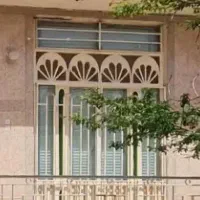 دوعدد پنجره فروشی