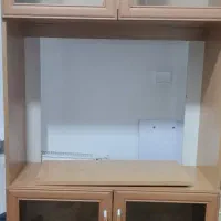 میز تلویزیون قدیمی و کتابخانه