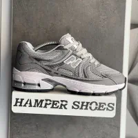 به یک منشی وارد و مجرب در تولیدی کفش