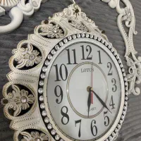 ساعت دیواری دو طرفه در حد