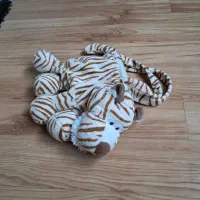 چوب لباسی بچه و عروسک و کیف بچه