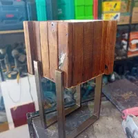 گلدان طرح چوب فلز