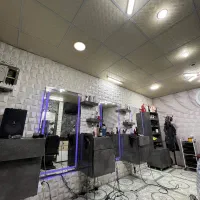 آیینه و کمد آرایشگاهی