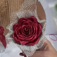 گل تک شاخه|گل مصنوعی|اسلام‌شهر, باغ فیض|دیوار