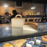 جعبه دسر و کروسان