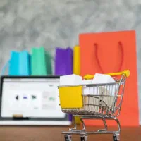 فروشنده خانم