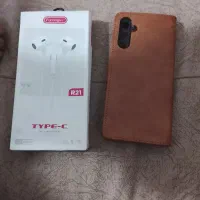 گارد سامسونگ و هندزفری سامسونگ