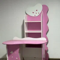 میزتحریر و کتابخانه