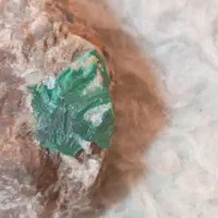 سنگ زمرد|جواهرات|شاهین‌شهر, گزبرخوار|دیوار