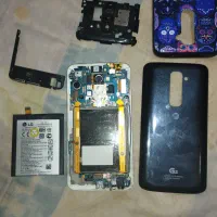 گوشی موبایل LG G2  و کابل آیفون