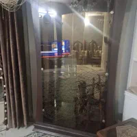 ویترین شیشه ایی در حد نو