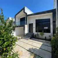 ویلا باغچه نیم پیلوت مدرن نوساز شهرکی سند تک‌برگ