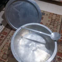 دیگ روحی بزرگ با سینی و کفگیر