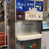 دستگاه بستنی