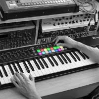 میدی کنترلر نویشن لانچکی ۶۱ MK2