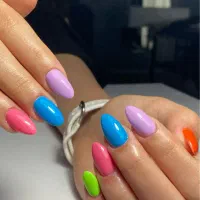 (تخفیفات بهاری)خدمات تخصصی ناخن و آموزش درماسال