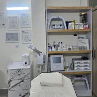 تکمیل کادر سالن زیبایی|استخدام درمانی، زیبایی، بهداشتی|فولادشهر, C4|دیوار