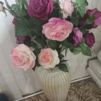 گل و گلدون بزرگ و زیبا