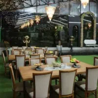 تالار باشکوه شیشه ای