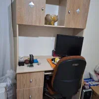 میز کامپیوتر به همراه صندلی چرخ دار